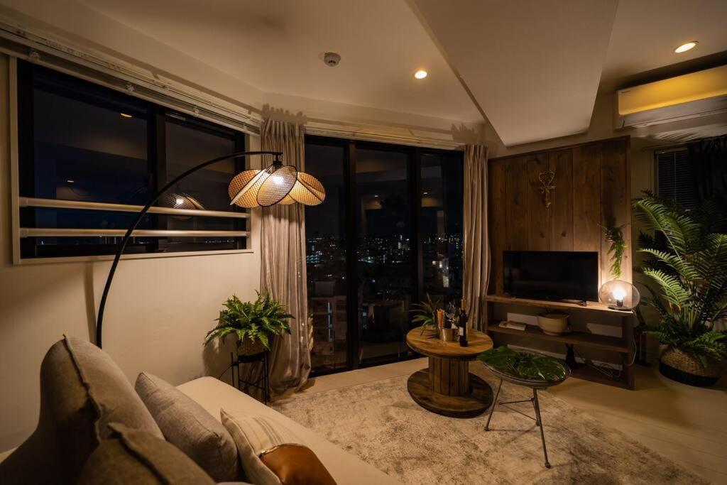 The Penthouse Ginowan Apartment Urasoe Exterior foto