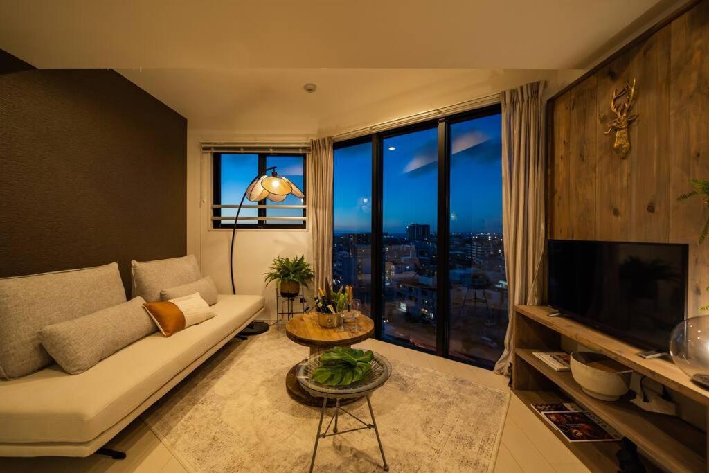 The Penthouse Ginowan Apartment Urasoe Exterior foto
